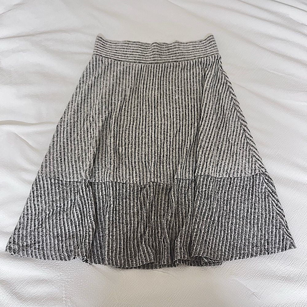Banana Republic Women Circle And Skater Skirt Grey Size S